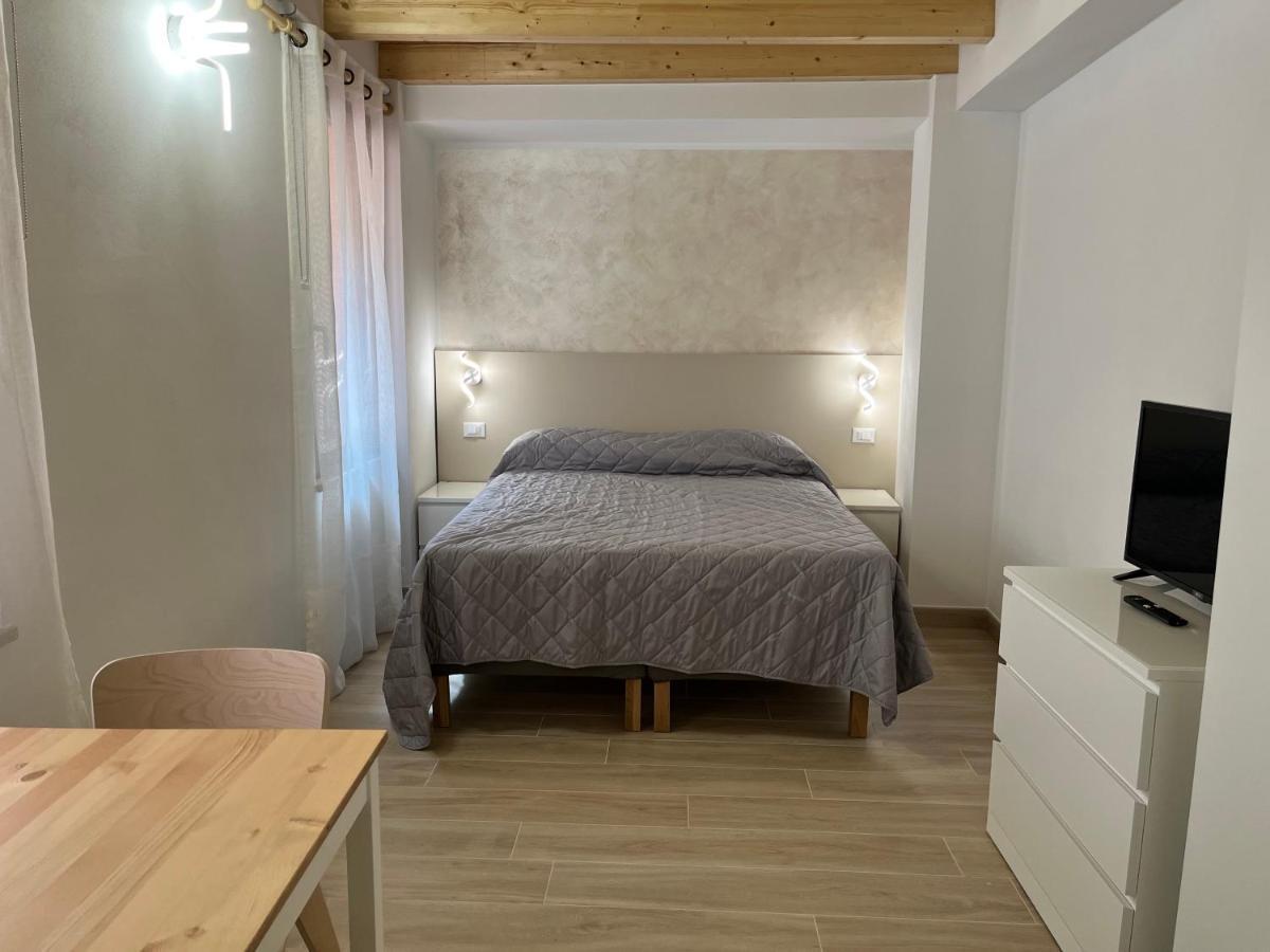 Anfite Apartments Santa Maria Desenzano del Garda Esterno foto