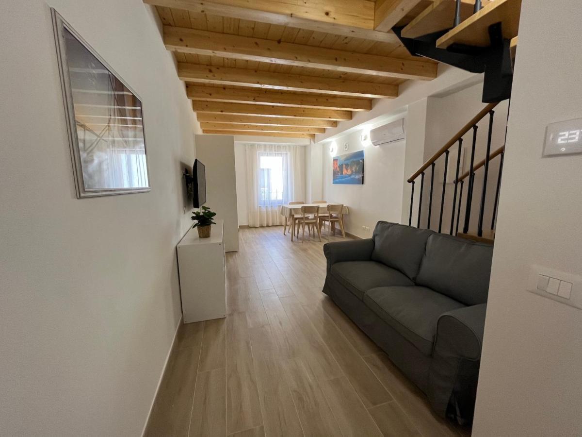 Anfite Apartments Santa Maria Desenzano del Garda Esterno foto