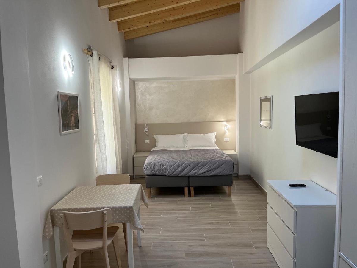 Anfite Apartments Santa Maria Desenzano del Garda Esterno foto