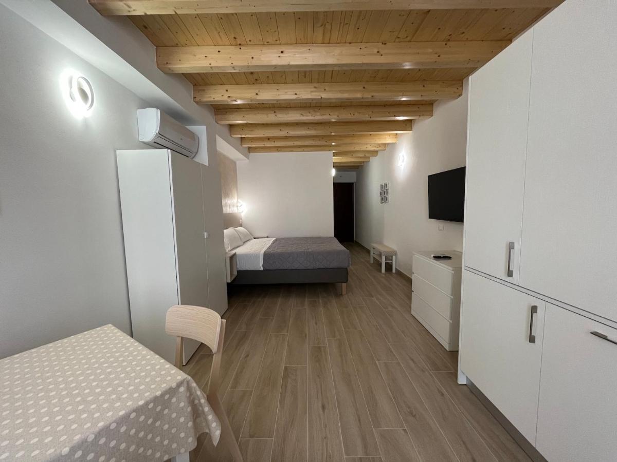 Anfite Apartments Santa Maria Desenzano del Garda Esterno foto