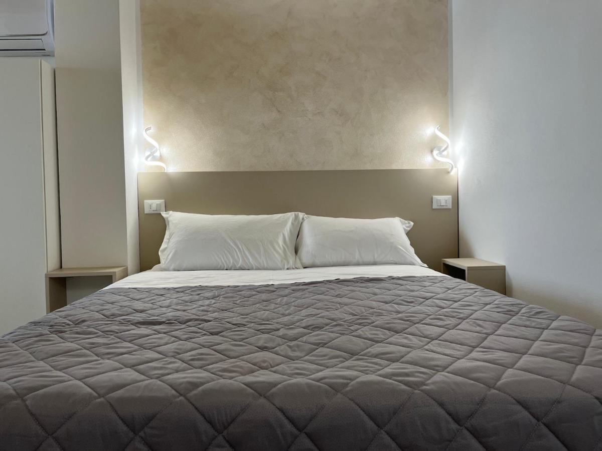 Anfite Apartments Santa Maria Desenzano del Garda Esterno foto