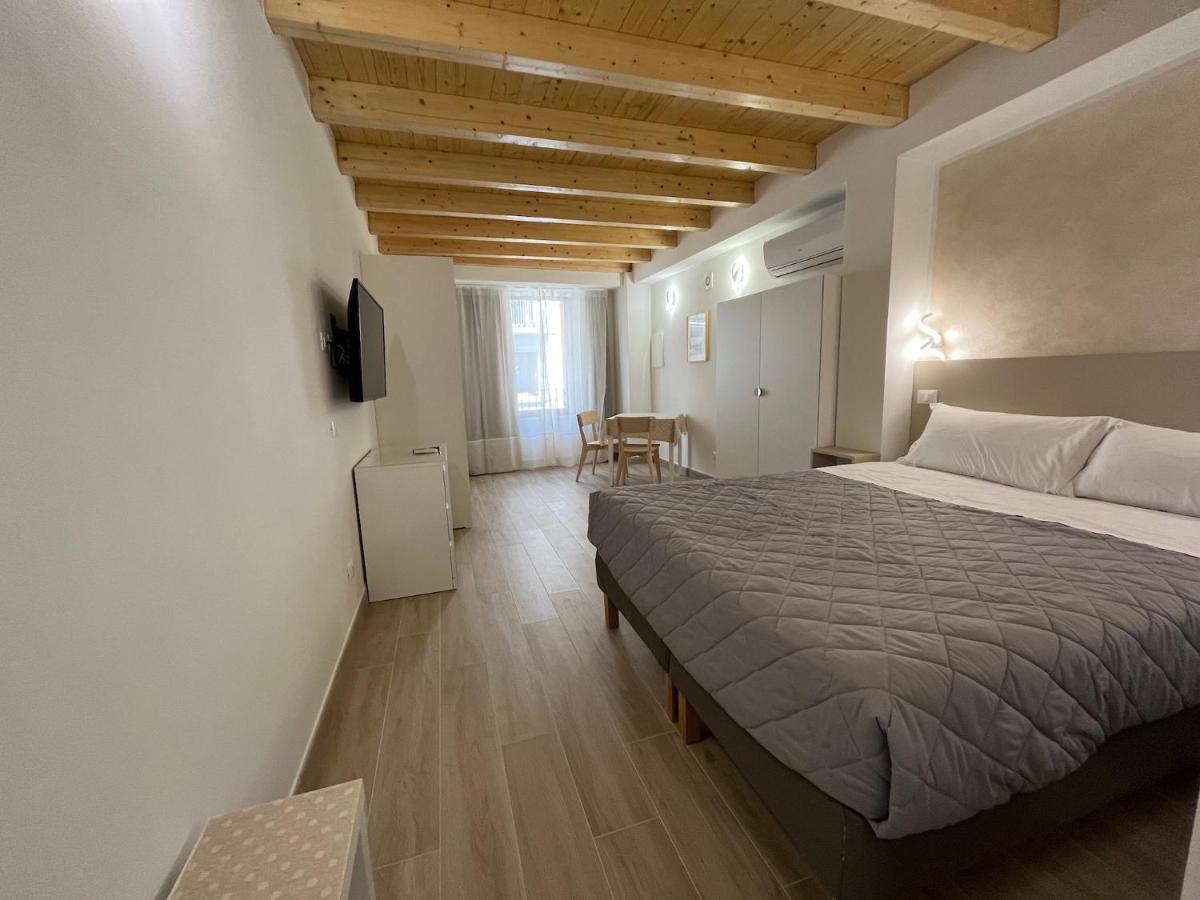 Anfite Apartments Santa Maria Desenzano del Garda Esterno foto